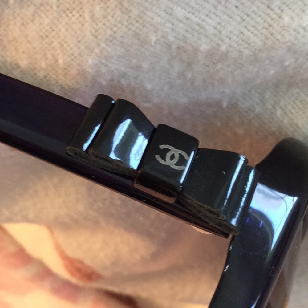Chanel sunglasses, dark blue or purple - Picture 5 of 6